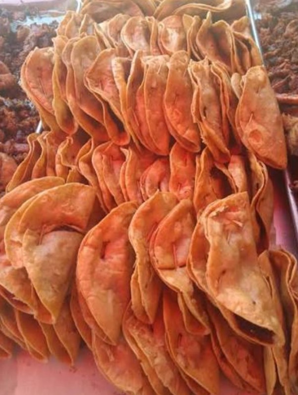 Tacos dorados (sesos o longaniza)